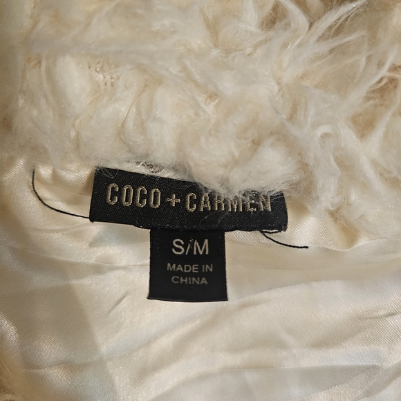 Coco and Carmen faux fur hooded vest - Picture 5 of 8